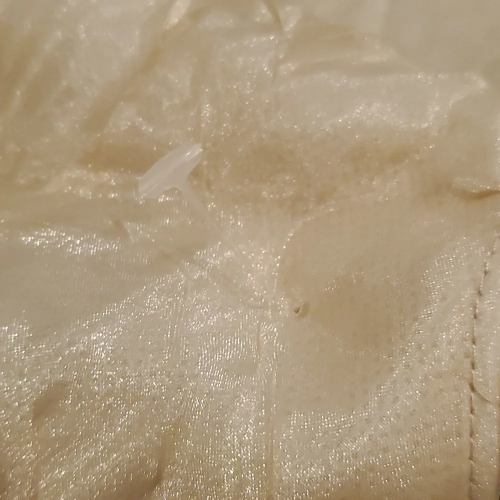 Elegant Gold Lame 4 Tiered Ruffled Christmas Tree Skirt 52" Diameter - Picture 7 of 9